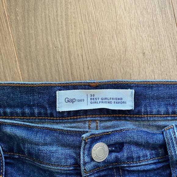 GAP "Best Girlfriend" Mid-Blue High-Rise Studded Decal Jeans - Picture 3 of 15